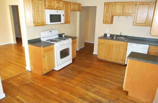 114 Greenbrier St. photos photos