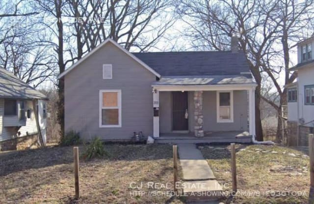 3515 Monroe Ave - 3515 Monroe Avenue, Kansas City, MO 64128