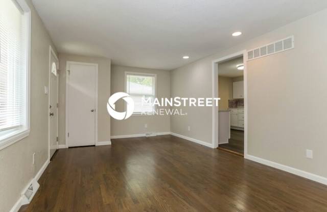 6946 North Hickory Street Gallery 4