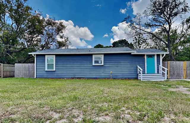 Beautiful 3 Beds 2 Baths Home in East Tampa! photos photos