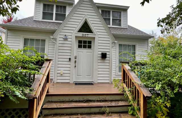 Fully Furnished and Fully Stocked Home For Rent Next to Cooper Park in Bozeman photos photos
