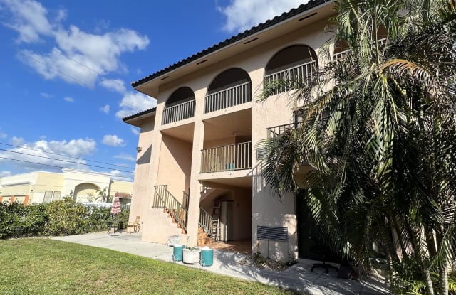 828 Wiggins Pass Road - 9#9 photos photos