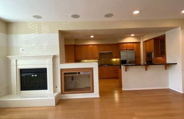 Lovely 3 Bedroom 2.5 Bath Att. Home in Irvine School District Gallery 4