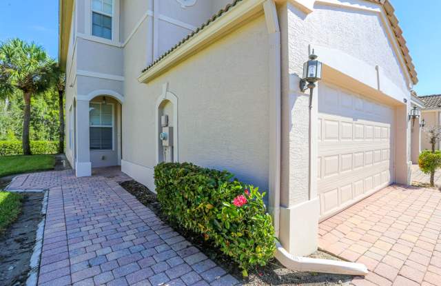 ***NEWER PHOTOS***CLOSE TO MALLS AND FGCU***UPGRADED INTERIOR***GREAT LOCATION***SAN SIMEON***FORT MYERS TOWNHOME***3/2.5/2***GREAT VALUE*** photos photos