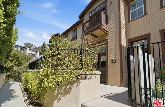 732 Tennis Club Ln Gallery 3