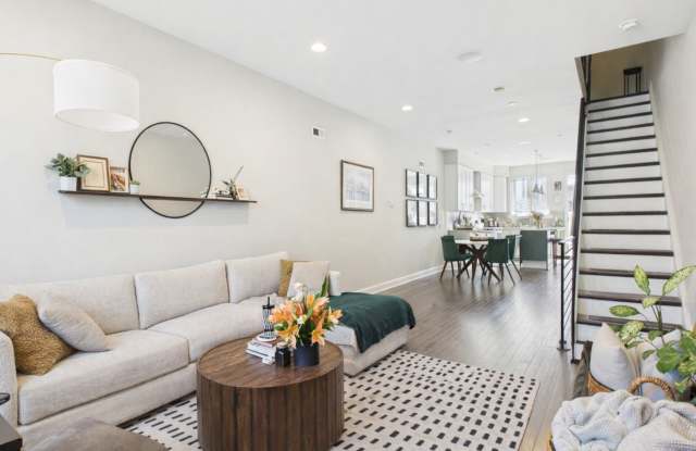 HUGE MODERN 4 bed 3 full bath huge roof deck finished basement photos photos