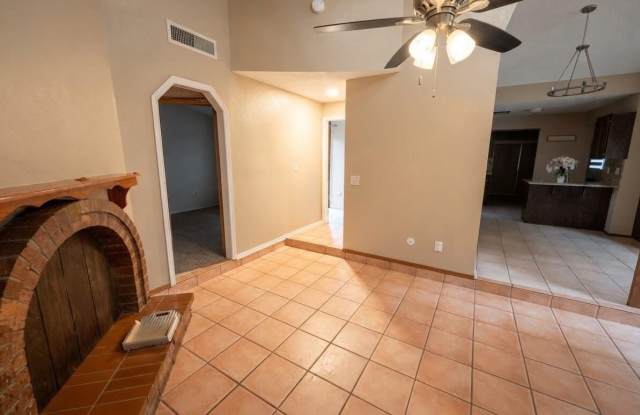 1540 SIERRA DE ORO Drive Gallery 2