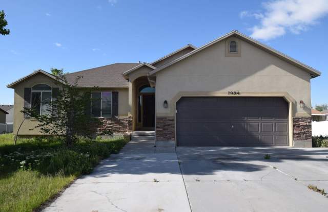 Newly Remodeled Magna Gem with New Appliances & Easy Freeway Access!! photos photos