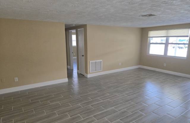 2603 Ohio Place Gallery 2