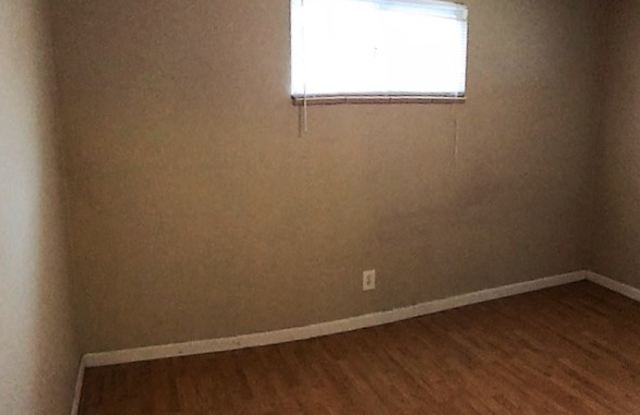 4945 Wyandot Street Gallery 4