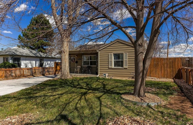 1256 Newark St - 1256 Newark Street, Aurora, CO 80010