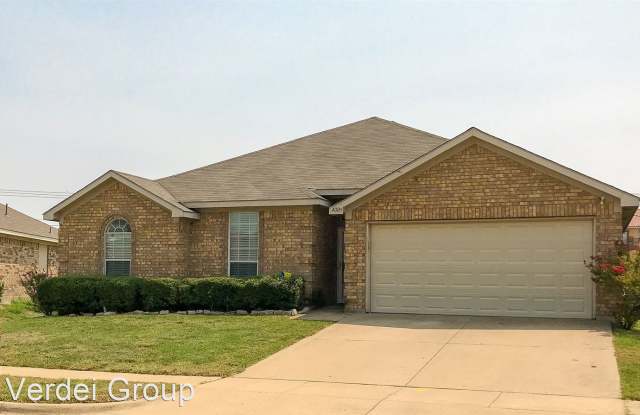 400 McMurtry Dr - 400 Mcmurtry Drive, Arlington, TX 76002
