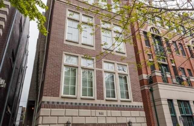 844 W Buckingham Pl 1 - 844 West Buckingham Place, Chicago, IL 60657