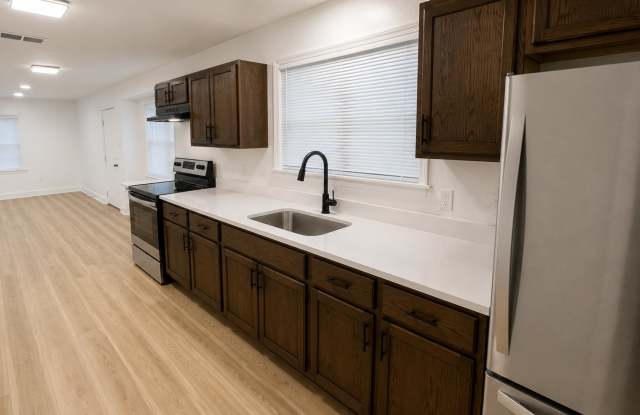 Large 5 bedroom, 2 bathroom home in Benton! Gallery 3