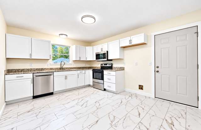 2 Bed | 2 Bath | 1 Car Garage Home! 1000 sqft located in Springfield! Gallery 4