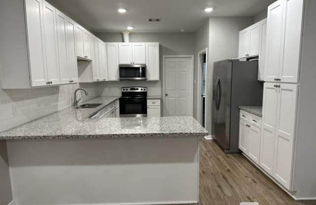 405 W Worsham St photos photos