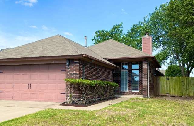 Beautiful 3 bed 2 bath home in Moore Gallery 3