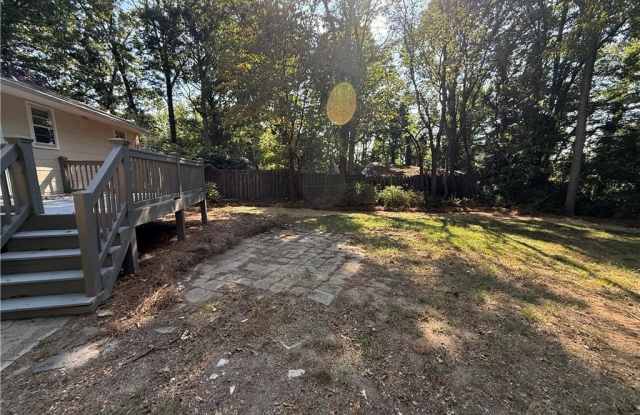 2843 Hermitage Drive Gallery 3