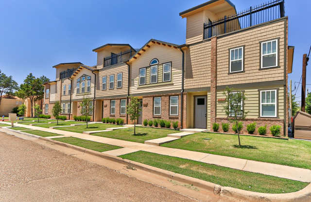 2 Story Townhome With Top Level Deck! photos photos