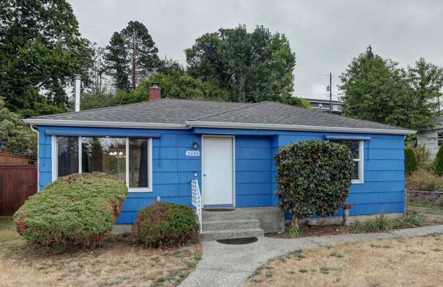 Spacious 4-bedroom home in the heart of West Seattle Gallery 1