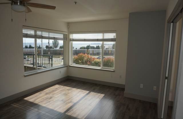 Gorgeous Queen Anne Condo w/ Panoramic Views  Free Parking! photos photos