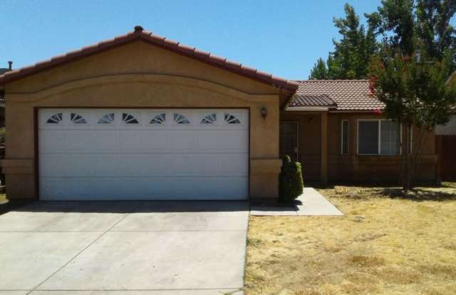 4/2 with open floor plan Available NOW!! photos photos