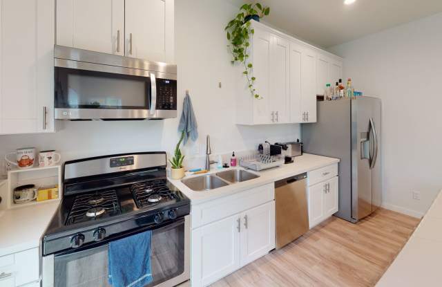 Private turfed yard! photos photos