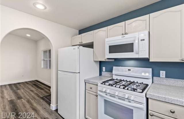 352 Amber Pine Street #201 - 1 Gallery 4