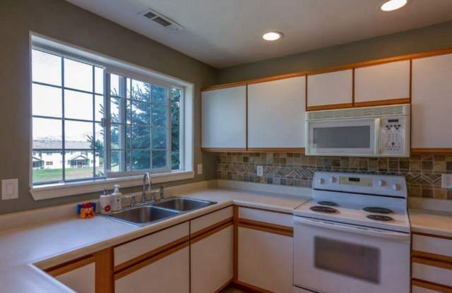 2940 West Villard Street photos photos