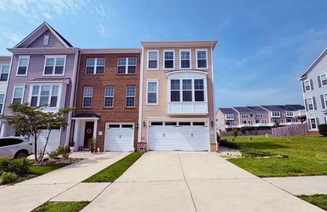 EMBREY MILL - END UNIT TOWNHOUSE photos photos