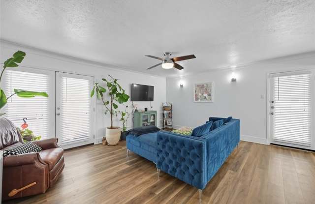 5927 E University Boulevard Gallery 2