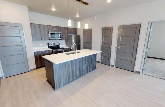 2151 Cottonwood photos photos