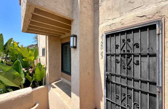 SD: 2BD/1BA Townhome in La Jolla w/ In-Unit Laundry, Dual Balconies & 1-Car Garage! photos photos
