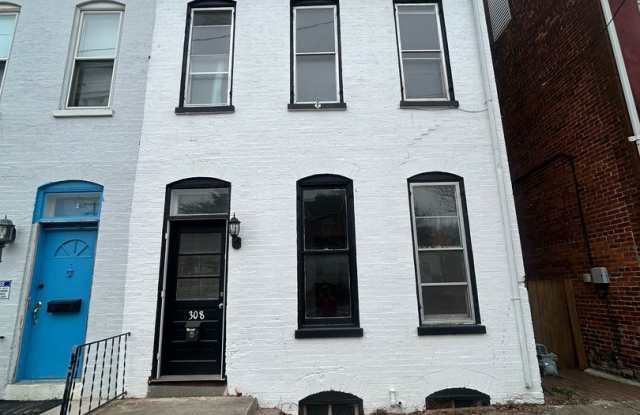 Spacious 4 bedroom in York photos photos