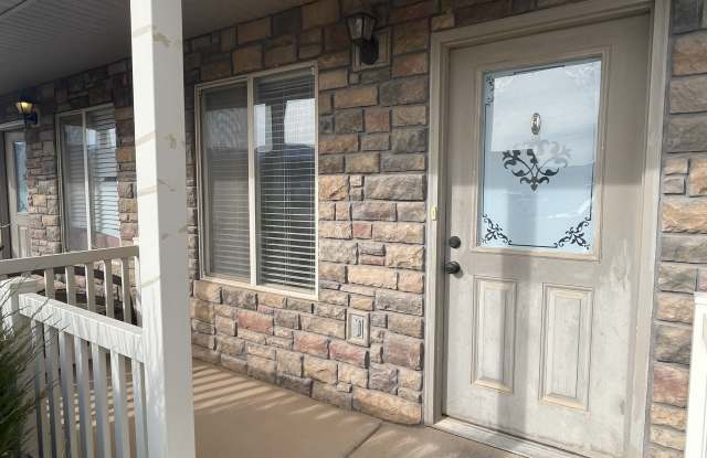 67 N 4275 W photos photos