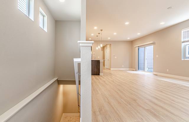 15761 Bolling Drive Gallery 3