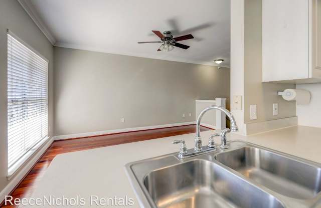 11611 Tomahawk Creek, Unit I Gallery 3