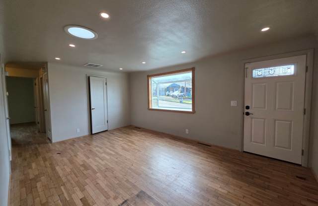 4 Bedroom/3 Bath House Including a Mother-in-Law Suite photos photos 4 Bedroom/3 Bath House Including a Mother-in-Law Suite photos photos