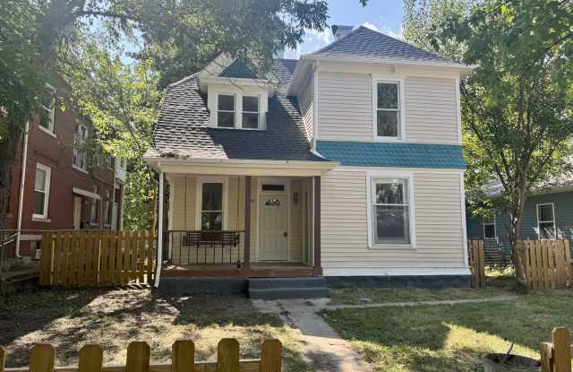 516 S Jackson Avenue Gallery 1