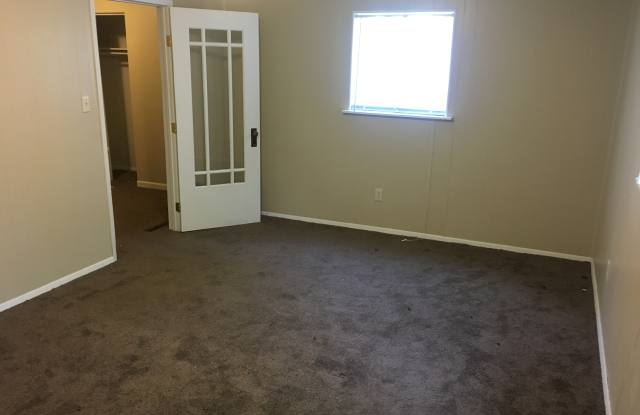 3075 Huntington Dr Gallery 3