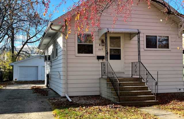 609 Maple Street - 609 Maple Street, Neenah, WI 54956 609 Maple Street - 609 Maple Street, Neenah, WI 54956