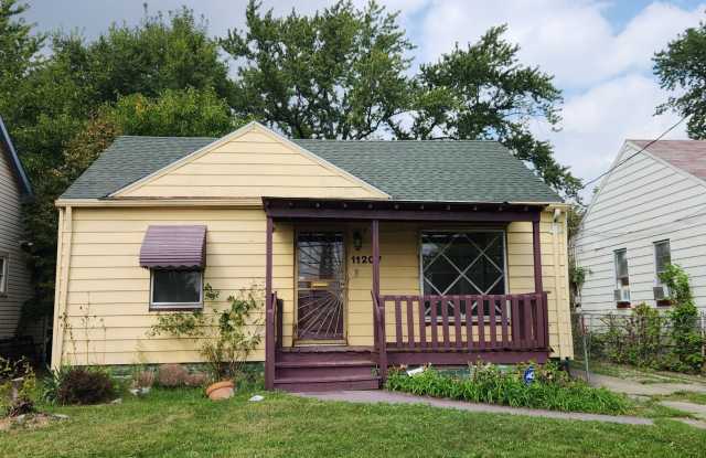 2bd Single Cash Pay/Section 8 Gallery 1