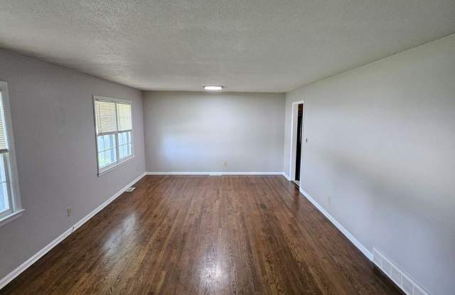3 Bedroom, 3 Bath in Kansas City MO $1,600 photos photos