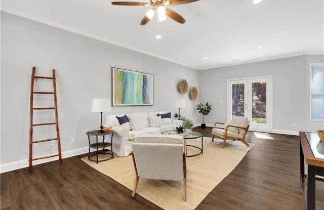 2431 Woodside Way Gallery 2