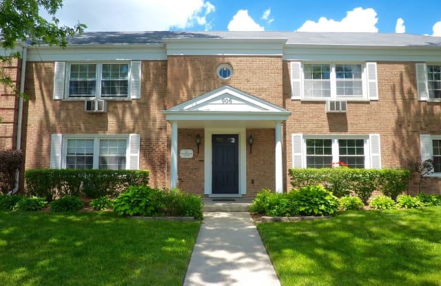 906 West Saint James Street - 906 West St James Street, Arlington Heights, IL 60006