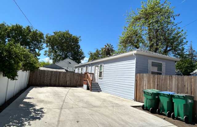 Available now! 2 bed/2 bath Close to Downtown Lodi photos photos