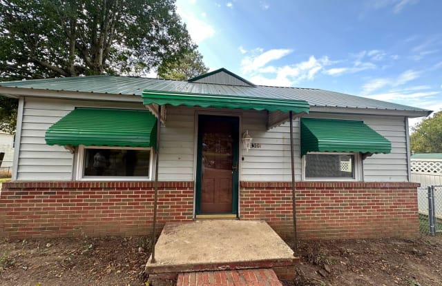 4308 Wellborn Ave - 4308 Wellborn Avenue, Saks, AL 36206