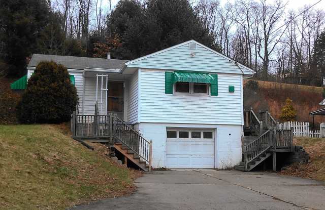 Single Family Home in Upper Yoder Township photos photos