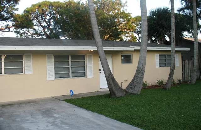 19009 SE Hillcrest Drive Gallery 3