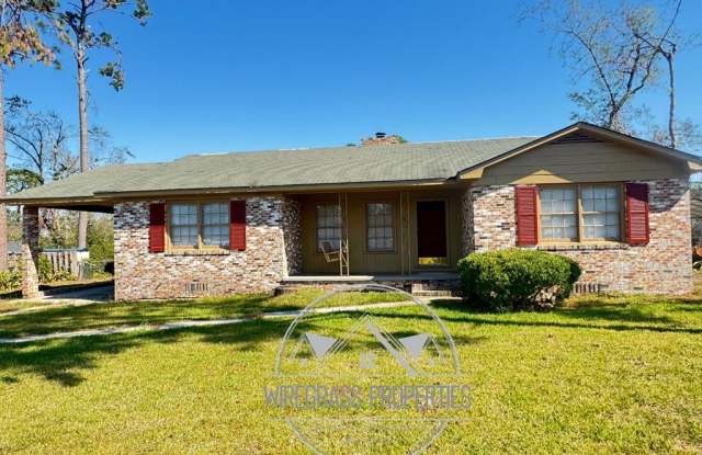 2213 Glynndale Dr - 2213 Glynndale Drive, Valdosta, GA 31602